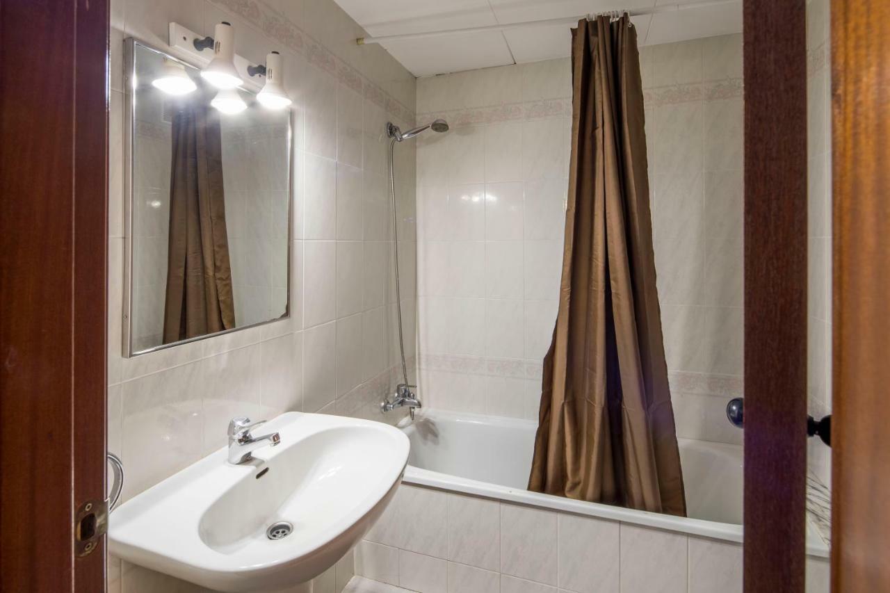 Apartamento Castell De Perelada Apartment ชีโรนา ภายนอก รูปภาพ